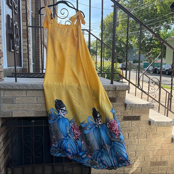 Gorgeous Oriental Print Yellow Silk Maxi Dress - Picture 14 of 15